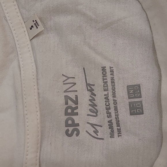 Uniqlo MoMA Special Edition Cropped Tee - Picture 5 of 5